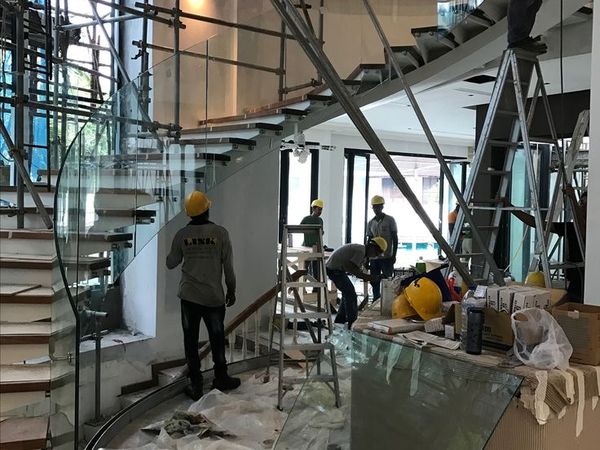 Curved Glass Staircase Installation